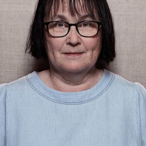 IRL_08_Hillary_Schneider