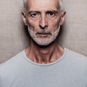 IT_52_curator@999contemporay.com